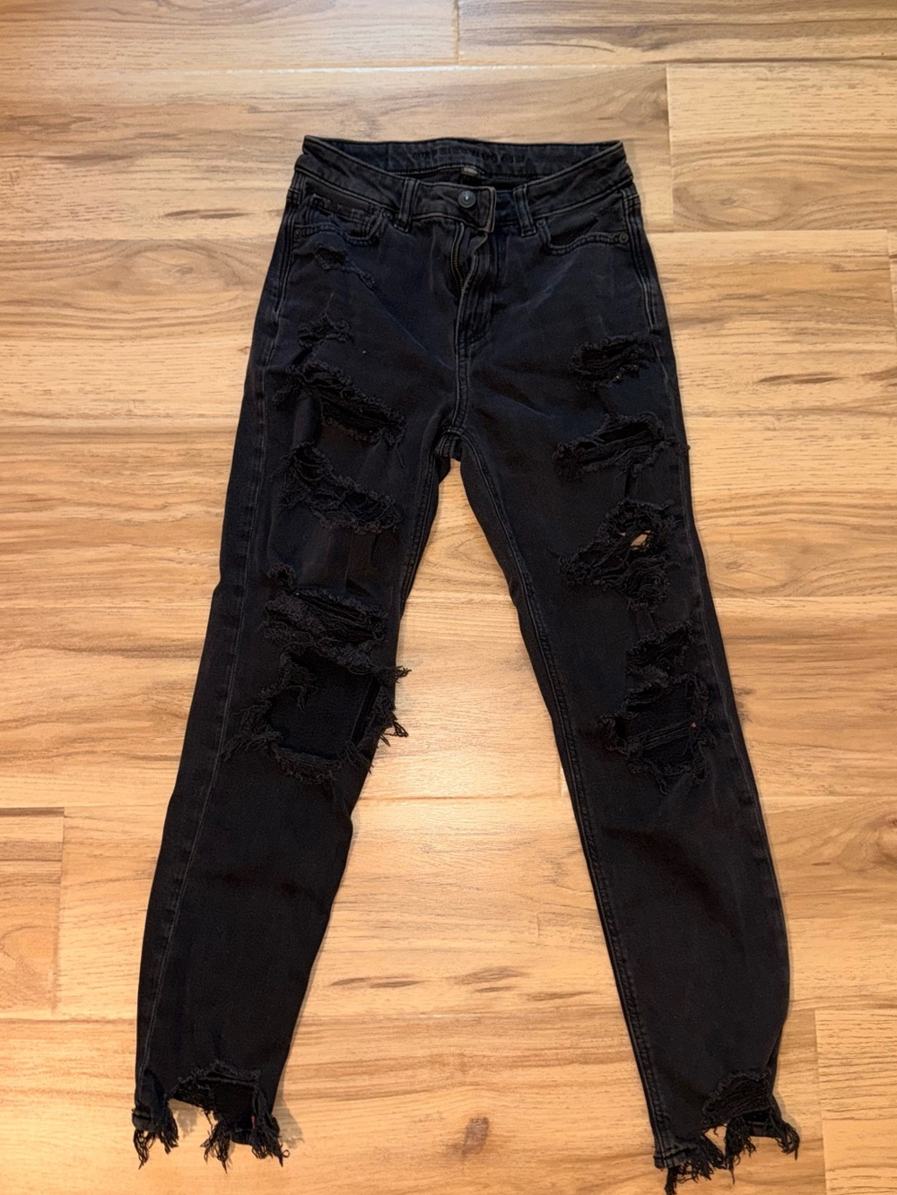 American Eagle Outfitters Black Distressed Straight-Leg Jeans